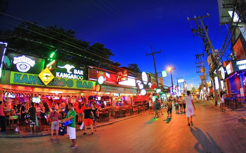 88 Hotel Patong Exteriör bild