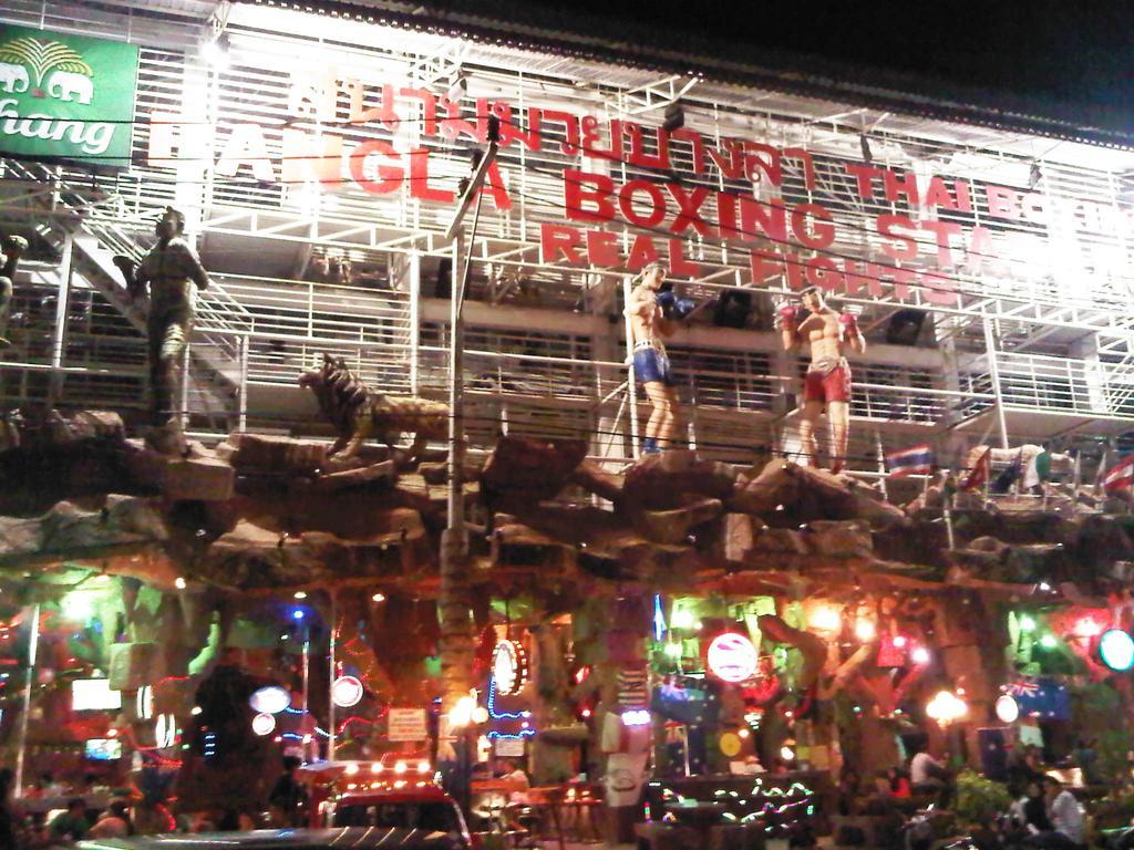 88 Hotel Patong Exteriör bild