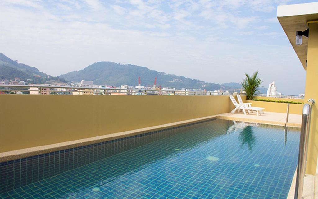 88 Hotel Patong Exteriör bild