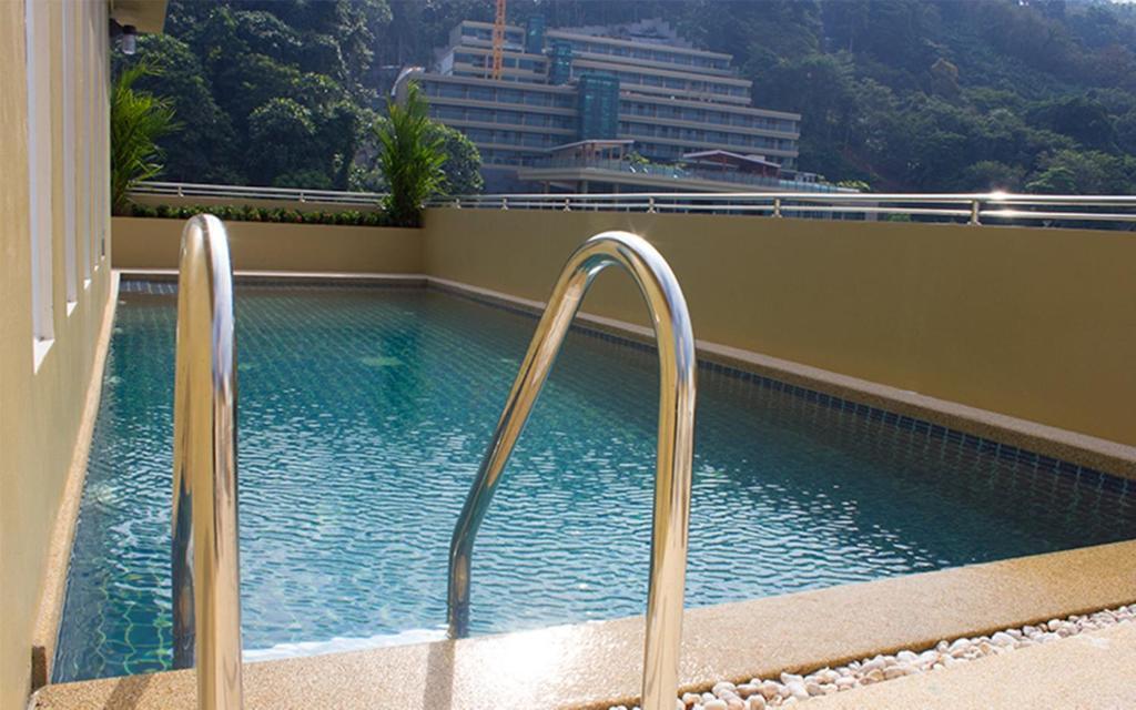 88 Hotel Patong Exteriör bild