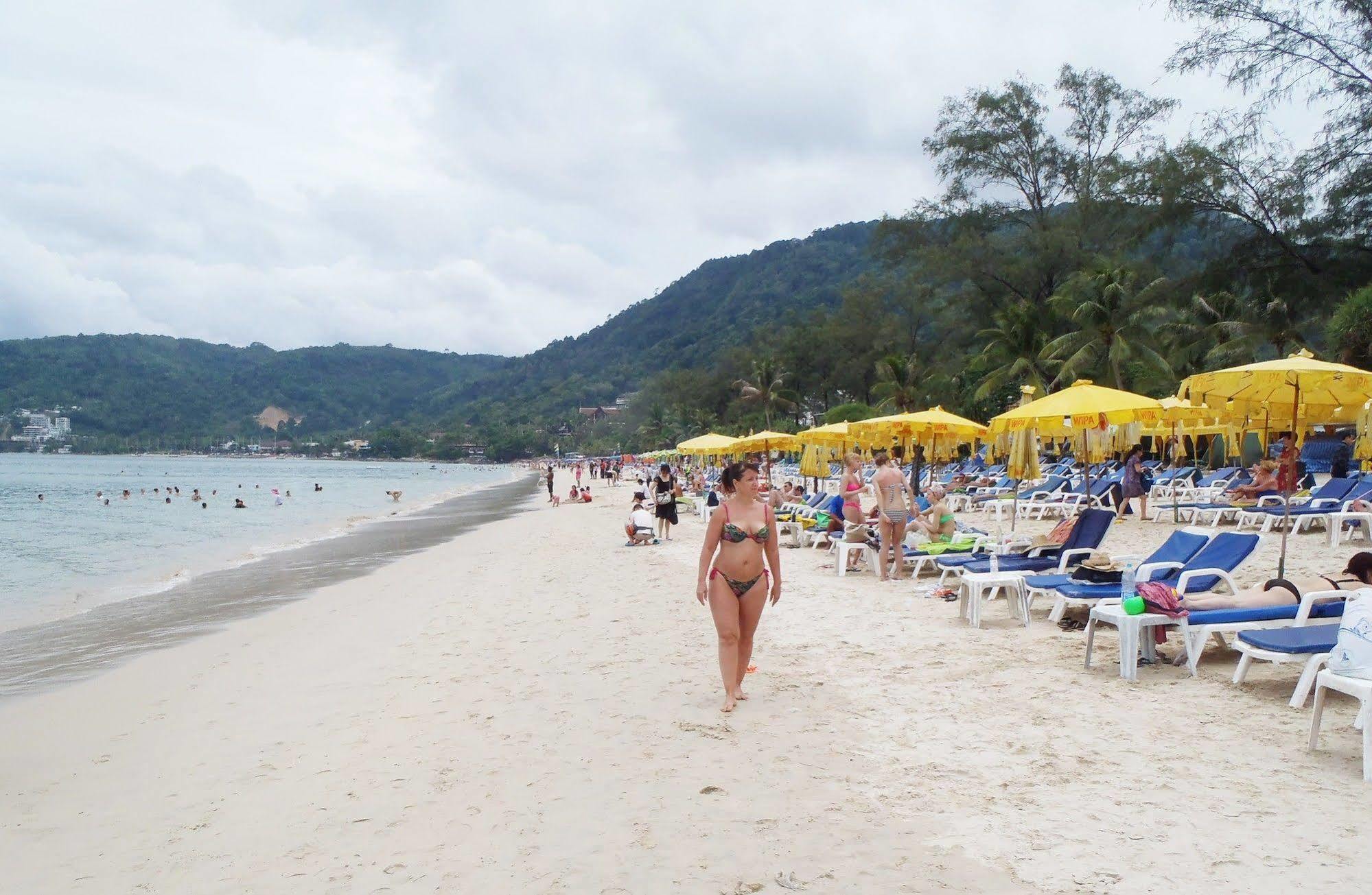 88 Hotel Patong Exteriör bild