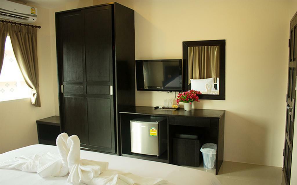88 Hotel Patong Exteriör bild